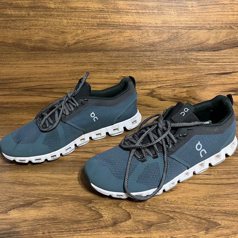 On Cloud 5 Running Jogging  Shoes Men’s Size 10.5 Olive Athletic Running